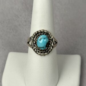 Kingman Turquoise Ring – Navajo Made – Freda Martinez – Sz 8