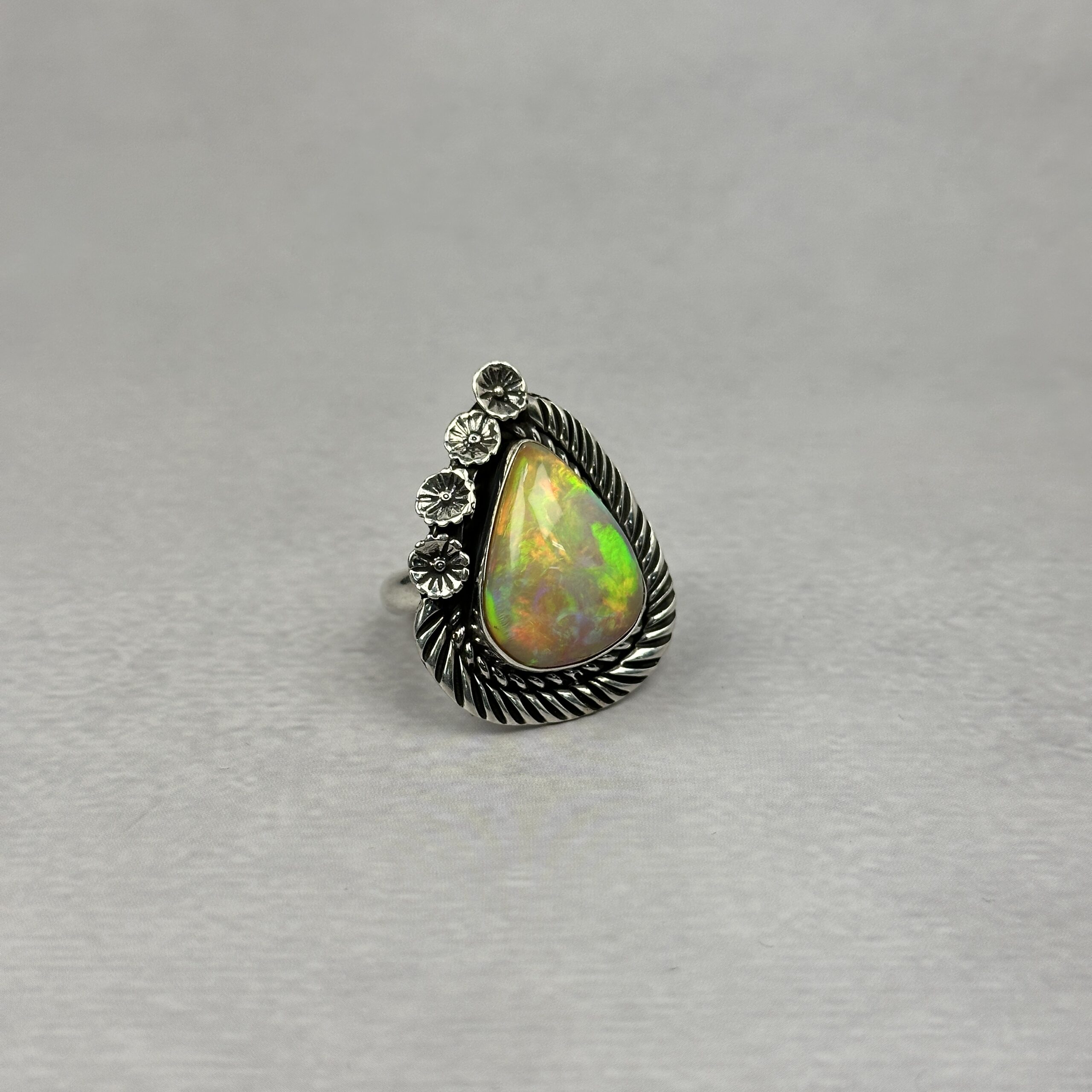 Bright Reddish Green 10ctw Ethiopian Opal Ring - Navajo Made-Homer Begay - sz 8 1/2 - Image 3