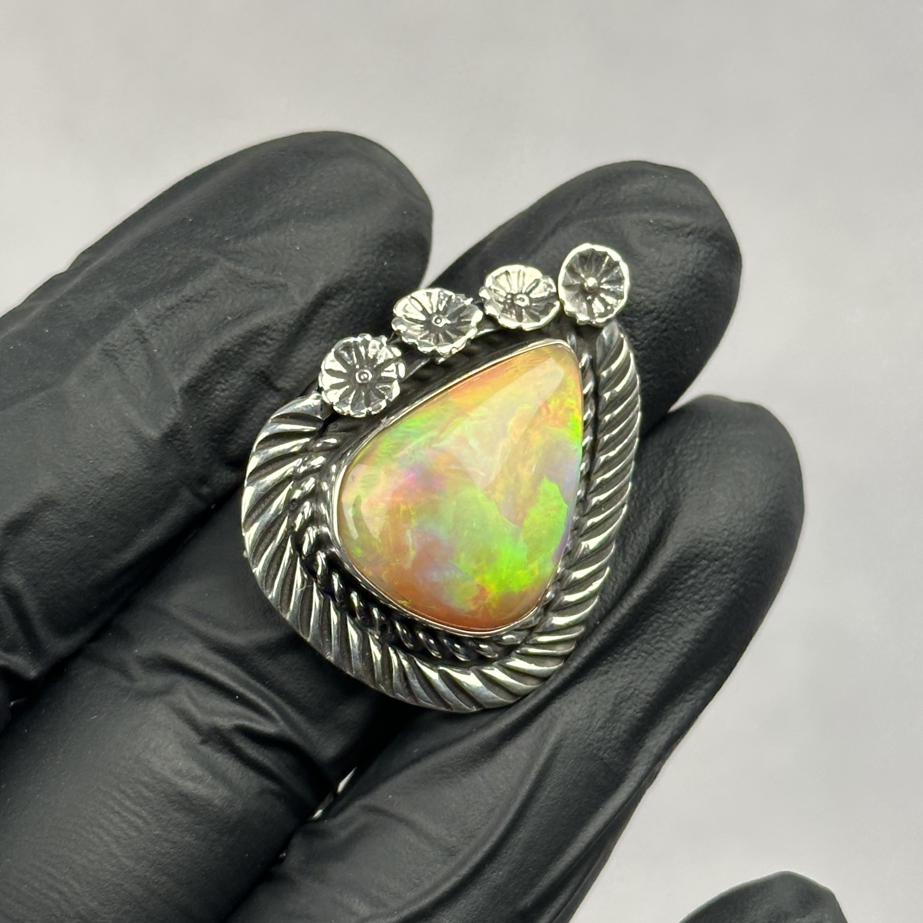 Bright Reddish Green 10ctw Ethiopian Opal Ring - Navajo Made-Homer Begay - sz 8 1/2 - Image 2